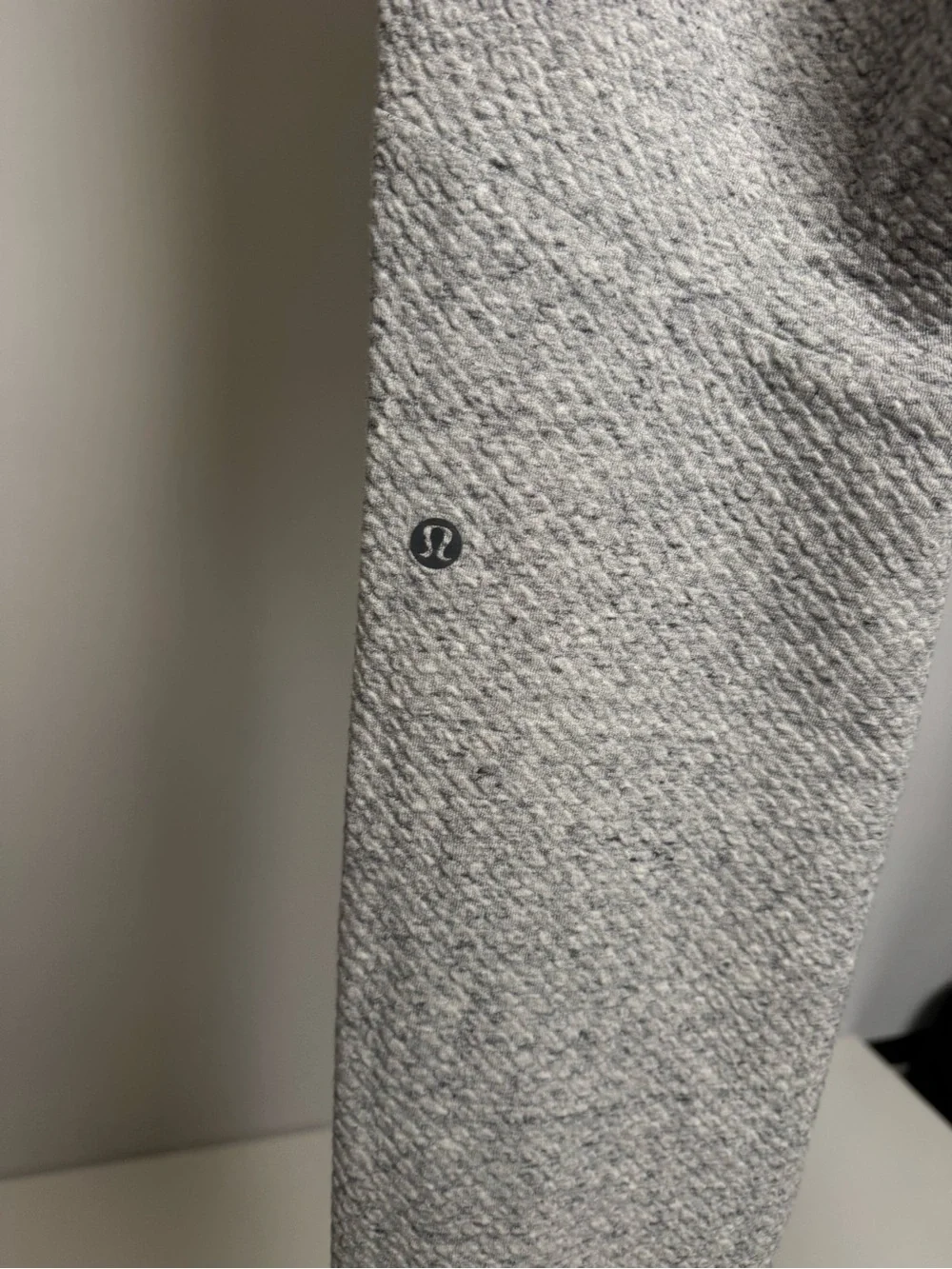 NWOT Lululemon Men’s At Ease Joggers Sweatpants Light Grey/Black Size S